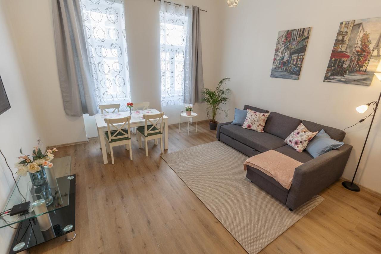 Emily'S Lovely Place 布达佩斯 外观 照片